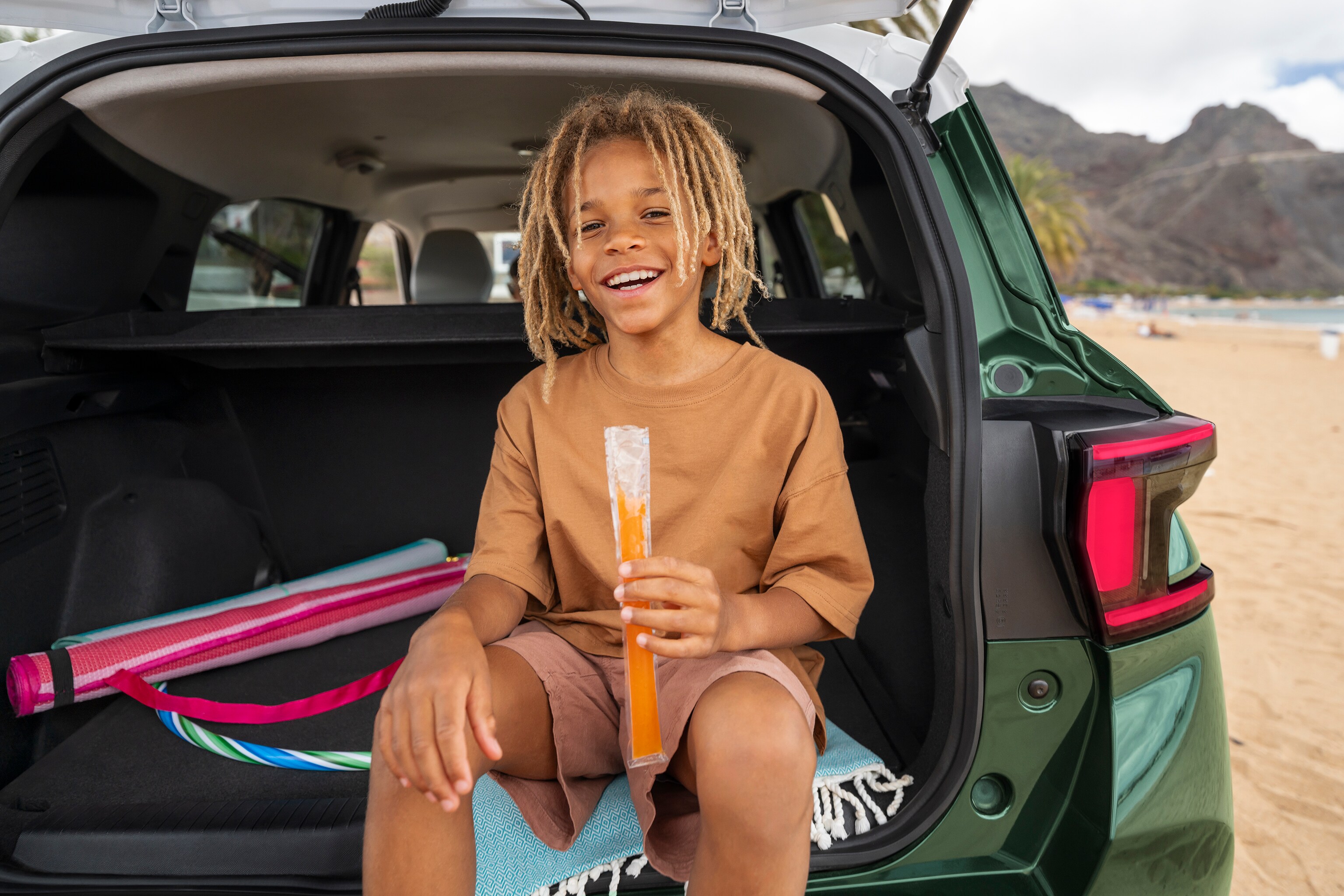Achteraanzicht van de bagageruimte van de Citroën C3 Aircross SUV met royale bagageruimte voor actieve, strandklare en betaalbare dagelijkse mobiliteit.