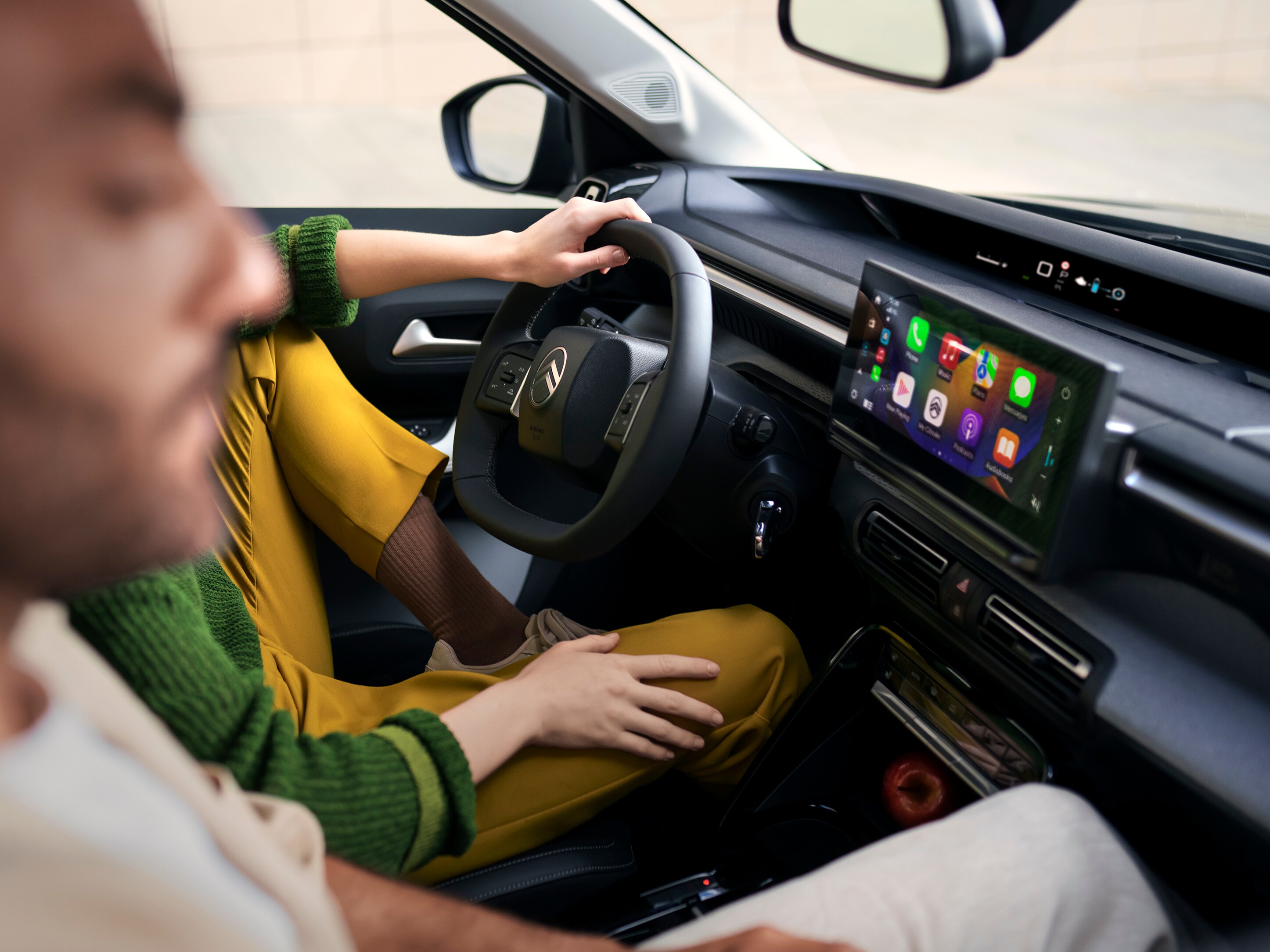 Interieuraanzicht van het touchscreen van de Citroën C3 Aircross SUV met navigatiesysteem voor intuïtief, verbonden en betaalbaar dagelijks rijden.